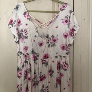 Flowy floral blouse lace back Torrid size 2 summer spring